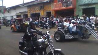 preview picture of video 'DESFILE QUIROGA MICHOACAN CHOPPERS'