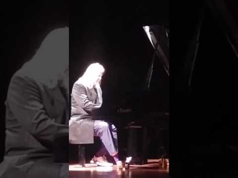 2017-05-05_03 Rick Wakeman Solo ABWH song the meeting