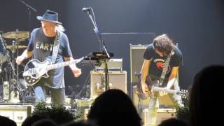Neil Young: Country home (guitar virtuosos on stage, partial video) Helsinki 2016
