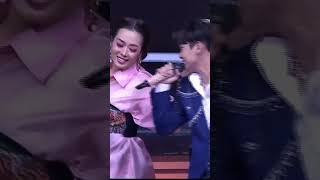 Download lagu Aww! mae Showimah sama Arbil romantis banget sih #shorts mp3