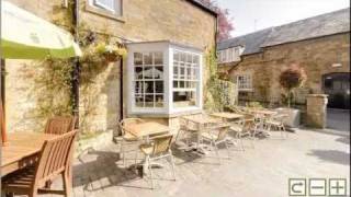 preview picture of video 'The Courtyard at the White Hart Royal Hotel, Moreton in Marsh, Cotswolds, Gloucestershire'