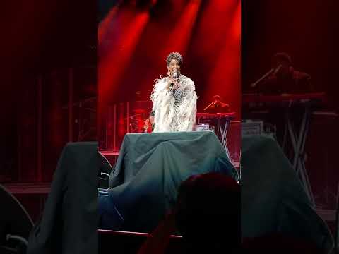 Gladys Knight Intro Louisville, KY including “Make Yours a Happy Home” 2022