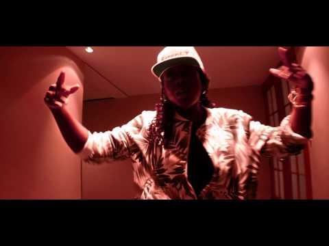 download lagu mp3 mp4 Sereni T, download lagu Sereni T gratis, unduh video klip Sereni T
