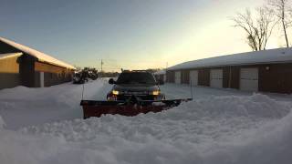 preview picture of video '01 Cummins + Boss Power V view from the snow pile'
