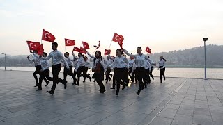 Download lagu 15 Temmuz Demokrasi Marşı - Eyüpsultan Kaymakamlığı Gönülden Gönüle Müzik Topluluğu mp3 Download lagu 15 Temmuz Demokrasi Marşı - Eyüpsultan Kaymakamlığı Gönülden Gönüle Müzik Topluluğu mp3