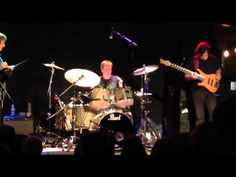 Drum Solo - Gary Husband w. Allan Holdsworth & Jimmy Haslip - Teaneck, NJ 19/09/14