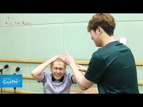 비투비 일훈 & 프니엘, 홍기DJ에게 딱콩 맞기 벌칙 영상 / 170726[이홍기의 키스 더 라디오]