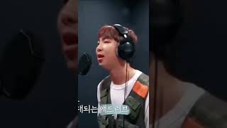 Download lagu BTS reaction to RM singing 😂 mp3 Download lagu BTS reaction to RM singing 😂 mp3
