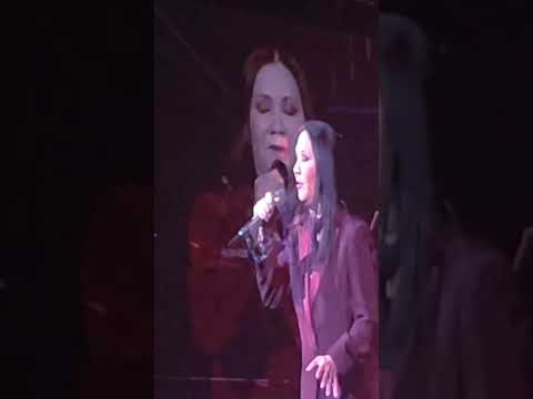Ana Gabriel en Sacramento que belleA de mujer ser humano y que Hermosa voz.