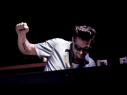 Raphael Wressnig & "Monster" Mike Welch