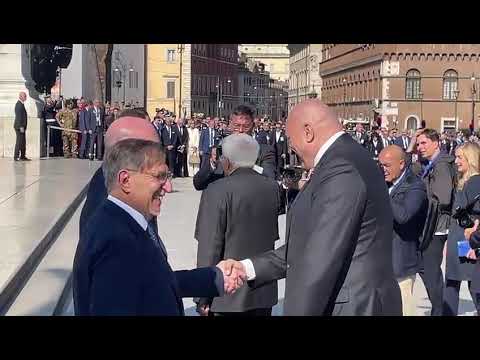 Parata del 2 giugno 2023, l’arrivo del Presidente Mattarella all'Altare della Patria