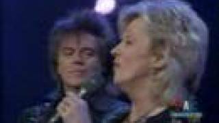 Connie Smith &amp; Marty Stuart - Away In A Manger