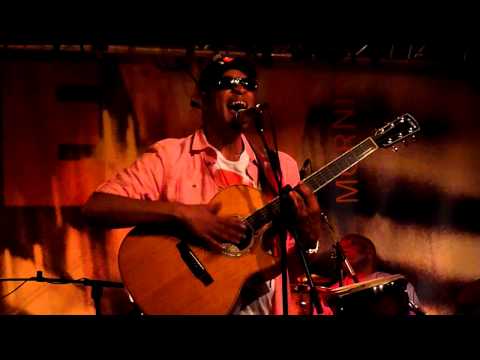 Raul Midon & Richard Bona "Waited all my life" @ the New Morning, Paris 27/07/2011