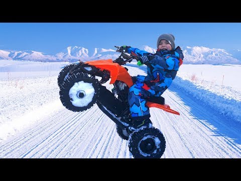 ДРИФТУЕТ в 4 года...New SUPER Car Ride On POWER WHEEL and Review Toys Video for Children
