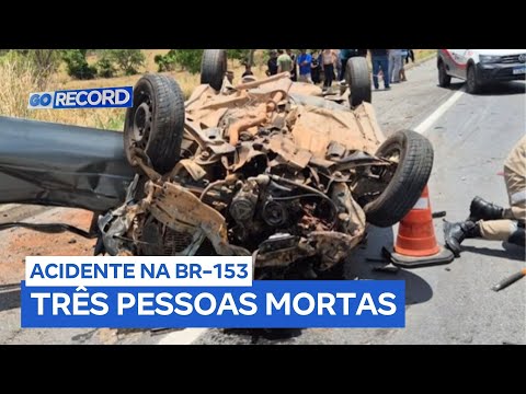 Três pessoas morrem após carro colidir com ambulância na BR-153