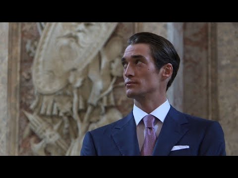 Ricci's new collection 'King for day' mixes fashion and royalty