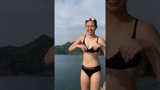 bikini TikTok be like...