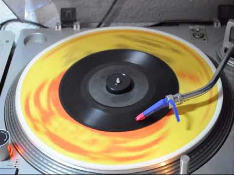 Lynn Tait & The Boys - Storm Warning