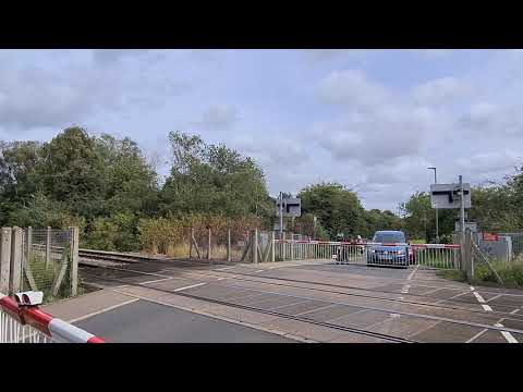 37667 37688 D8096 Lock Lane Crossing 040920