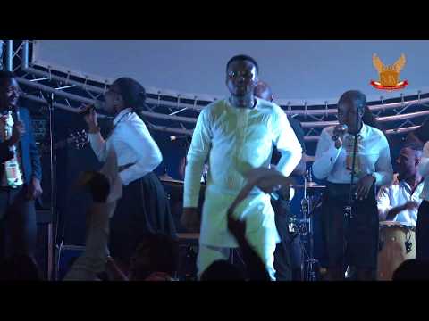 Hot Ghana Praise Medley (Highlife) - Michael Achaw