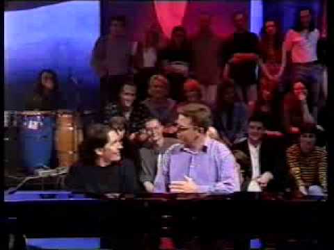 Suggs with Jools Holland 04 11 1995 320x240