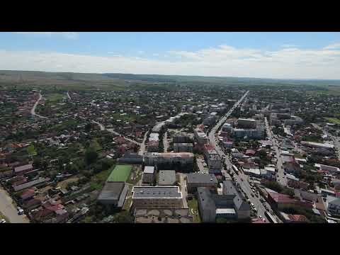 Orasul Filiasi vazut de la inaltime.
