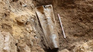 Archaeologists Uncovered This 350 Year Old Coffin – And The Corpse Lying Inside Left Them Awestruck