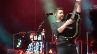 Josh Turner “Everything Is Fine” LIVE at The Dixie National Rodeo 2018 - Feb 08, 2018