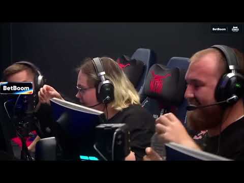 Реакции на нереальный клатч Zont1x против Mouz на мажоре