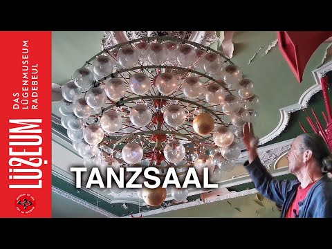 Tanzsaal // Führung durch Lügenmuseum