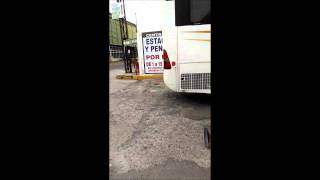 preview picture of video 'Entrada y salida de autobuses en Central de Lagos de Moreno'