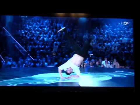 Red Bull BC One 2011 MOSCOW MOUNIR(FRA) VS LIL G(VEN) ROUND 1