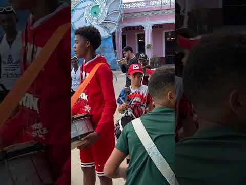 Conga infantil en el parque de Remedios provincia de Villa Clara en Cuba.