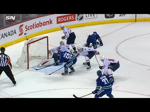 10/26/17 Condensed Game: Capitals @ Canucks