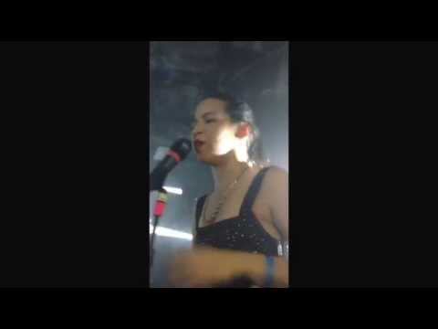 Flora Matos - Questão de Química (musica nova) Lions - 26/06/14