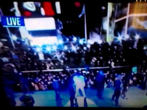 PSY and MC Hammer - Gangnam Style and 2 Legit 2 Quit