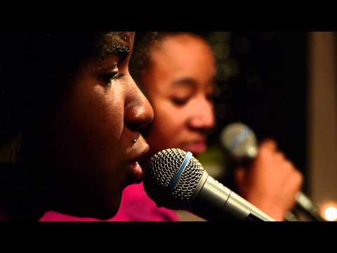 THEESatisfaction - Needs (Live on KEXP)