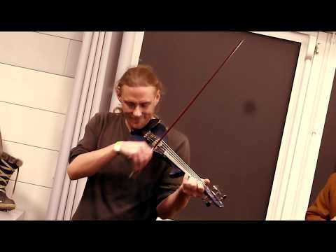 TEMPLE DUB #5 - MUSICALLY MAD & RAS DIVARIUS ▶ Idren Leeroy meets Toto "Donne Du Merci" [SF701] ④