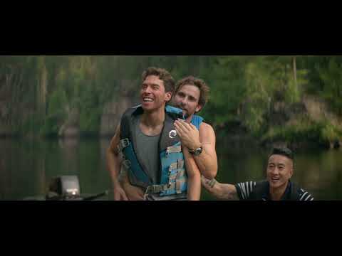 Justin x Riley - Riley holds Justin in His Arms - "Picnic at Raven's Rock" - The Lake S01E03