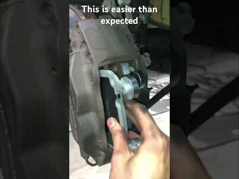 How to change Brembo Brakes in 30 Seconds! #racing #car #mechanic #americanmuscle #diy #chevrolet