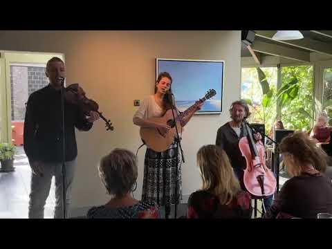 Optreden singer-songwriter Ilse Oversier