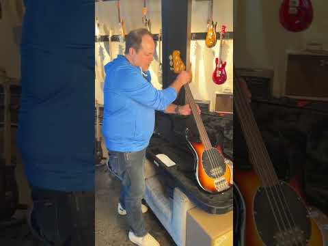 ERNIE BALL MUSIC MAN PINO PALLADINO SIGNATURE STINGRAY FRETLESS BASS - '79 BURST WITH MONO CASE image 9