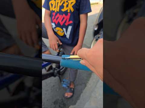 Hand Grip Sepeda Nempel Bertahun-Tahun? Copotnya Cuma 10 Detik! 😱🚲 #sepeda #tipssepeda #bmx #bicycle