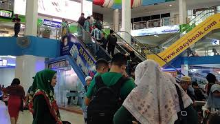 Download lagu Suasana Keramaian di Pelabuhan Batam Centre mp3