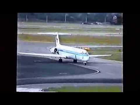 Finnair - MD-80/90 - Old colors livery - Taxiing at AMS