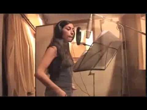 Adamo Olivia Ruiz en studio