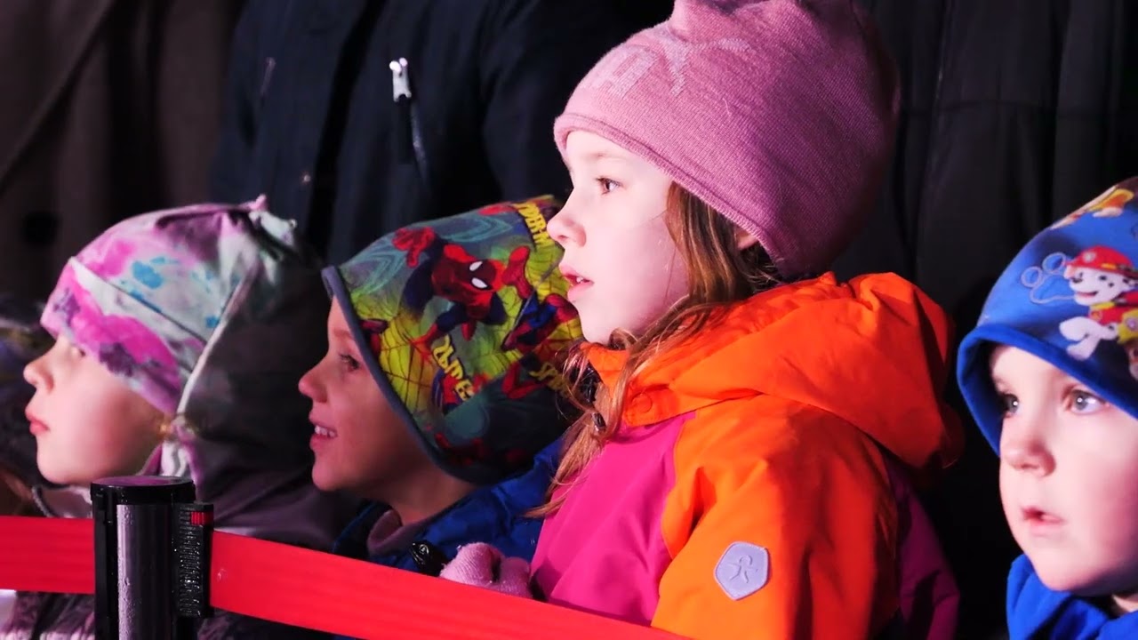 Ziemassvētku egļu iedegšana 2025