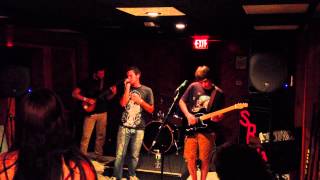 Shade By Giants live