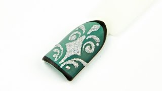 Дизайн гель-пастой и глиттером на зеленом фоне ibd Just Gel. Компания Виктори. Кравченко Алла.