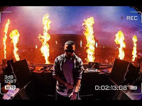 DJ Snake - Propaganda (TJR & Nom De Strip Remix) vs Garmiani - Bomb A Drop